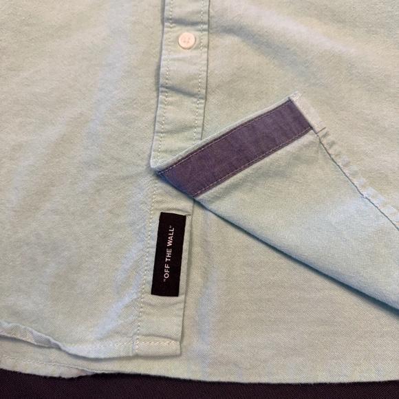 Mens’s Vans Short Sleeve Button Up (Classic Fit) Medium - Picture 5 of 7